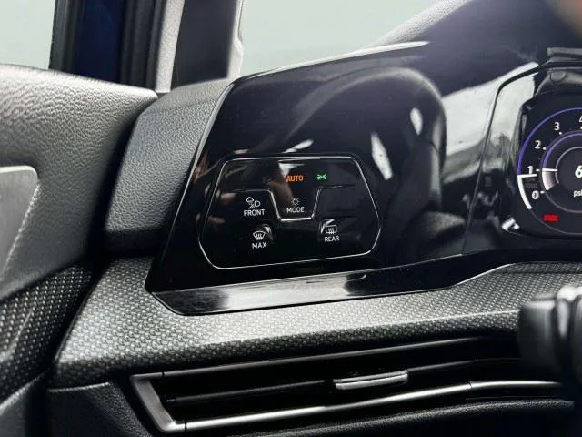 Volkswagen Golf R photo 27