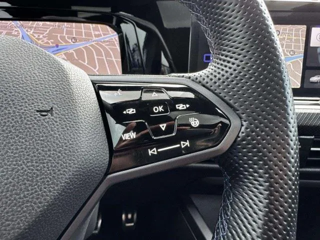 Volkswagen Golf R photo 30