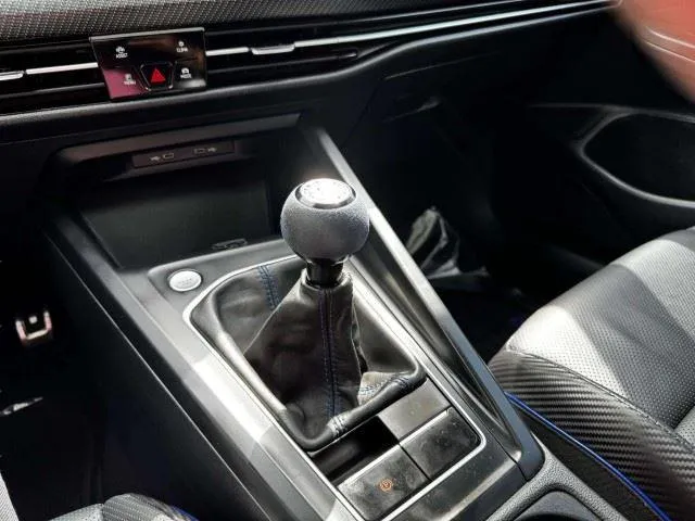 Volkswagen Golf R photo 36