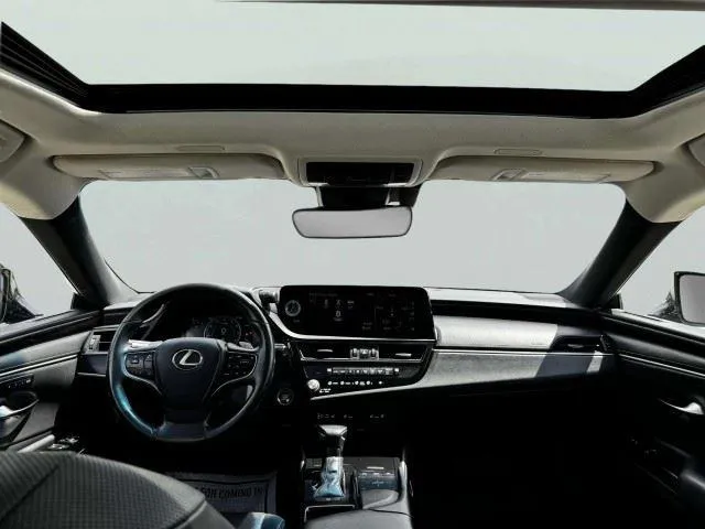 Lexus ES photo 34