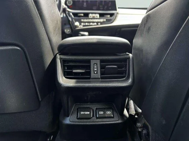 Lexus ES photo 35
