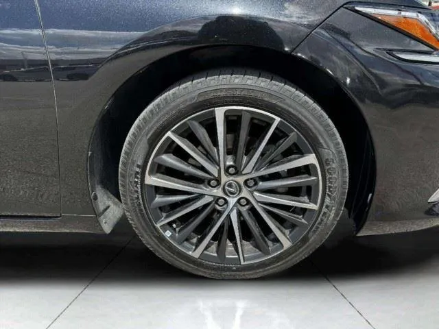 Lexus ES photo 55