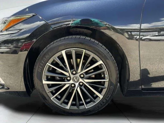 Lexus ES photo 56