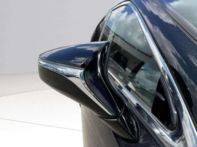 Lexus ES photo 10