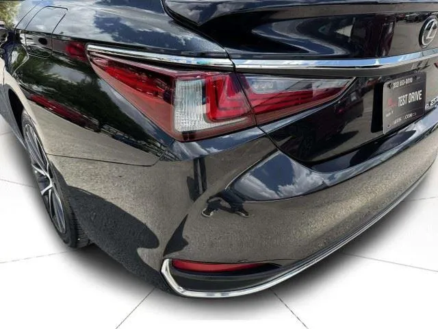 Lexus ES photo 15