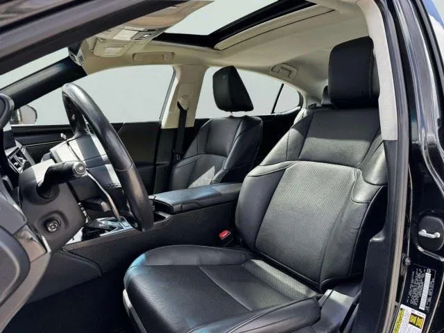 Lexus ES photo 20