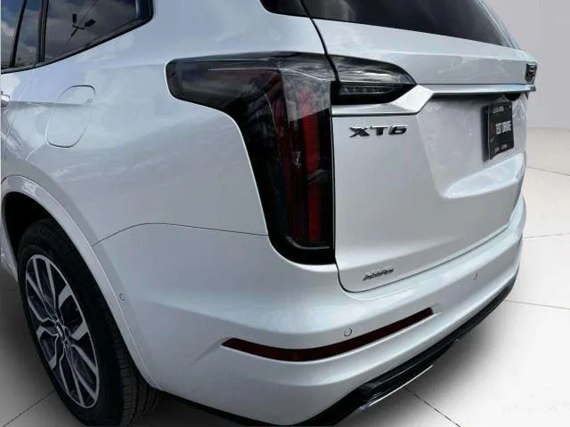 Cadillac XT6 photo 17