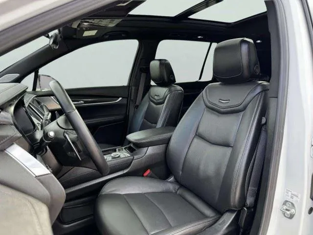 Cadillac XT6 photo 22
