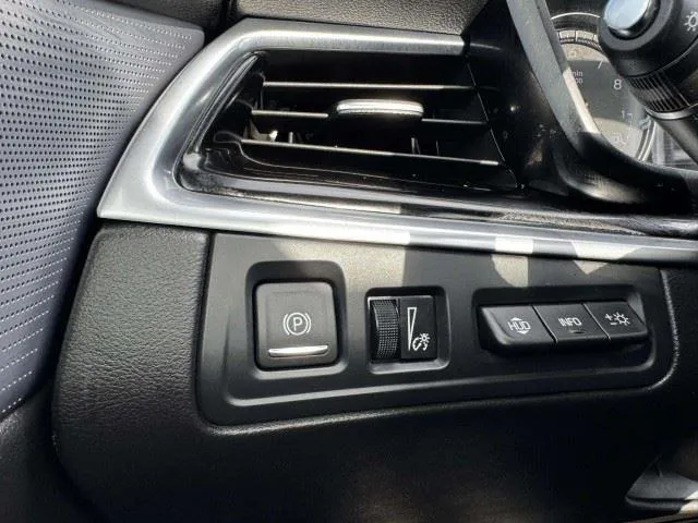 Cadillac XT6 photo 24