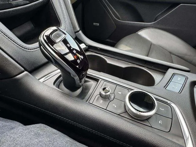 Cadillac XT6 photo 34