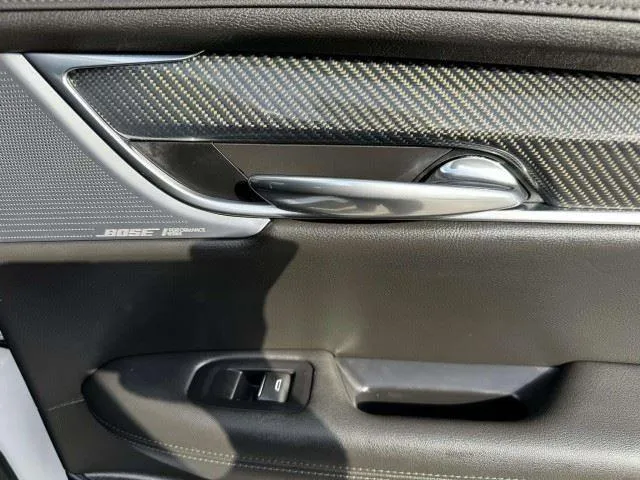 Cadillac XT6 photo 45