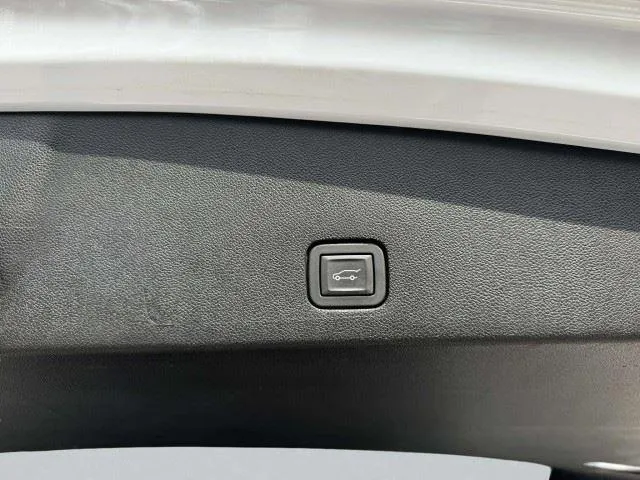 Cadillac XT6 photo 51