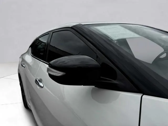 Nissan Maxima photo 8