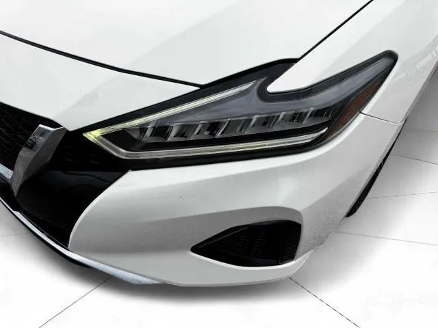 Nissan Maxima photo 11