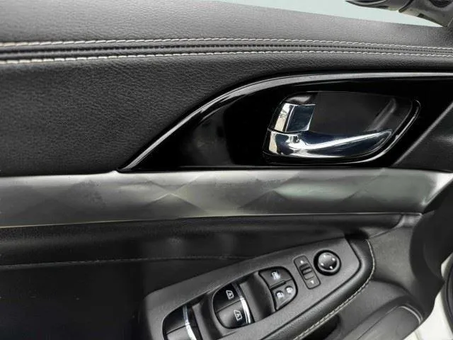 Nissan Maxima photo 19