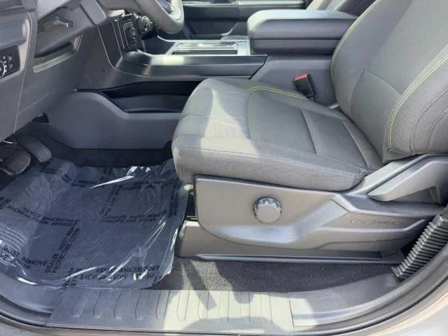 Ford F-150 photo 18