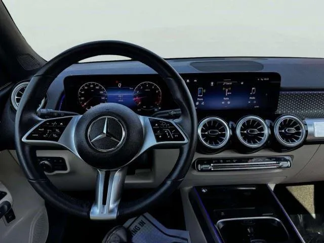 Mercedes-Benz GLB photo 27