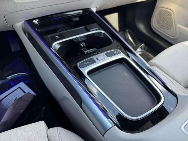 Mercedes-Benz GLB photo 29