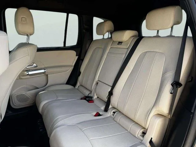 Mercedes-Benz GLB photo 33