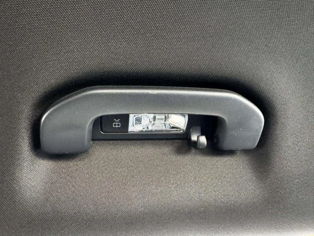 Mercedes-Benz GLB photo 38