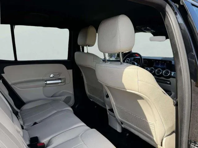 Mercedes-Benz GLB photo 42