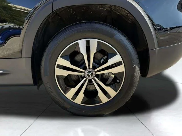 Mercedes-Benz GLB photo 50