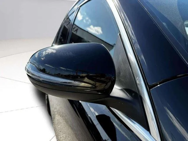 Mercedes-Benz GLB photo 10