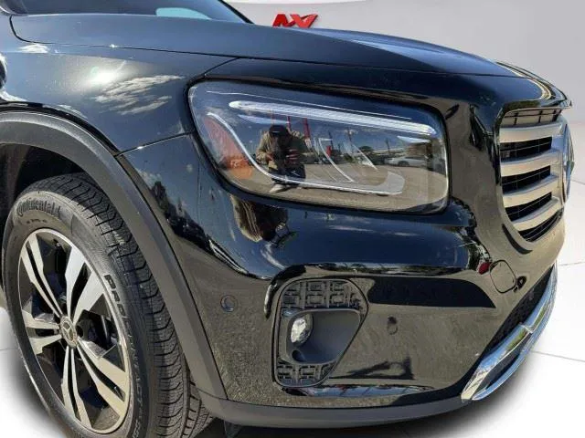 Mercedes-Benz GLB photo 11