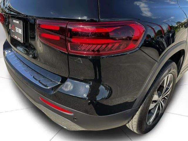 Mercedes-Benz GLB photo 15