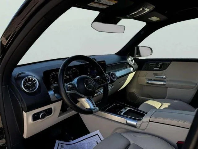 Mercedes-Benz GLB photo 20