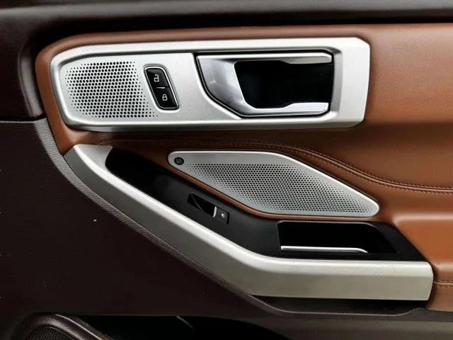 Ford Explorer photo 50