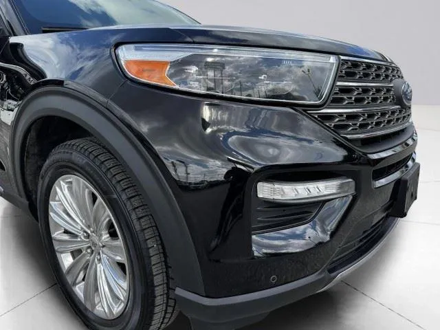 Ford Explorer photo 11
