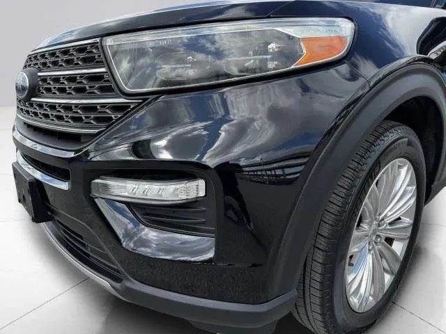 Ford Explorer photo 12