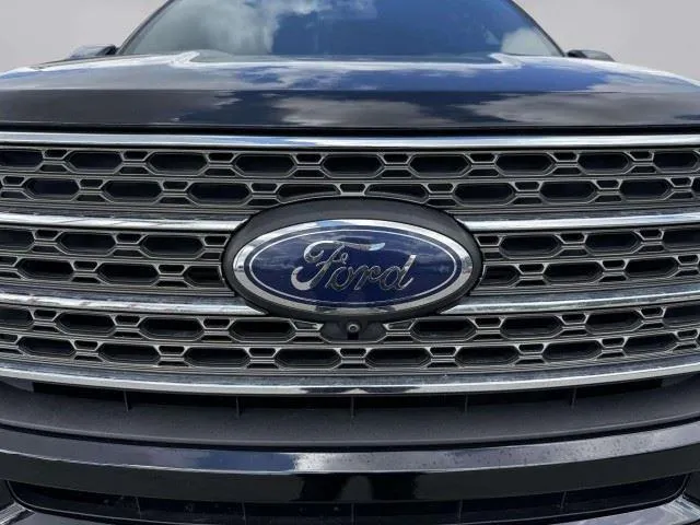 Ford Explorer photo 13