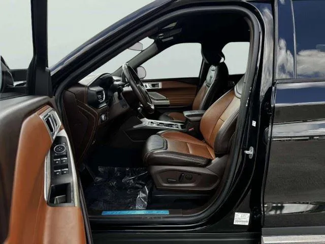 Ford Explorer photo 18
