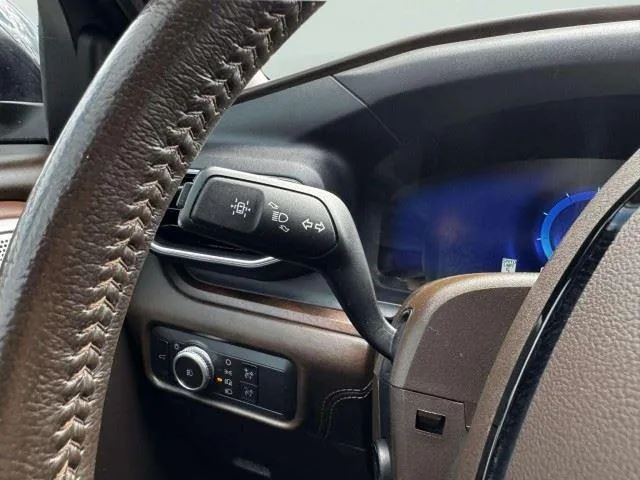 Ford Explorer photo 23