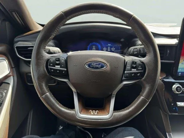 Ford Explorer photo 27