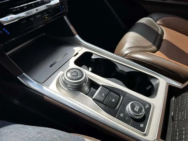 Ford Explorer photo 31