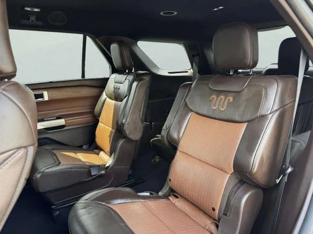Ford Explorer photo 35