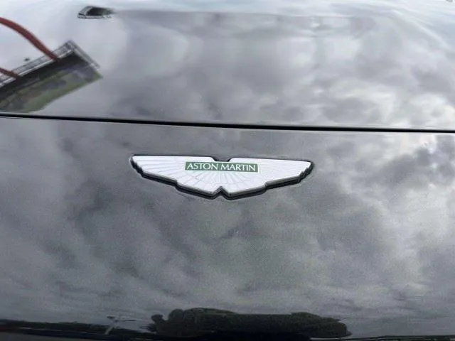 Aston Martin Vantage photo 12