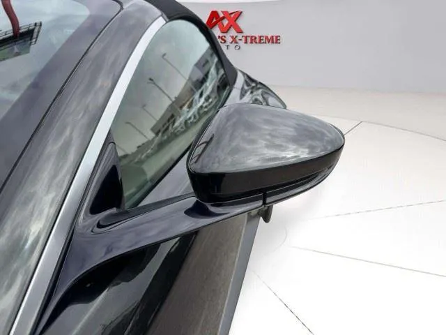 Aston Martin Vantage photo 14