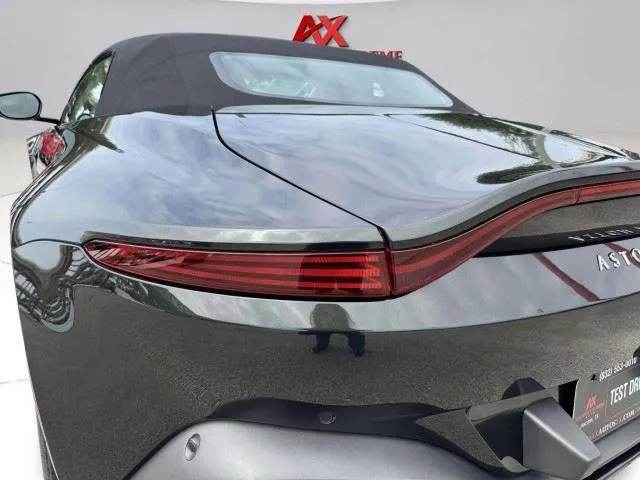 Aston Martin Vantage photo 15