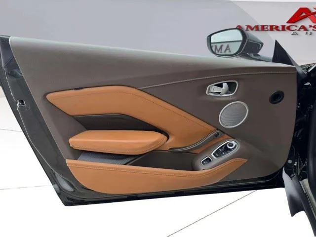 Aston Martin Vantage photo 20