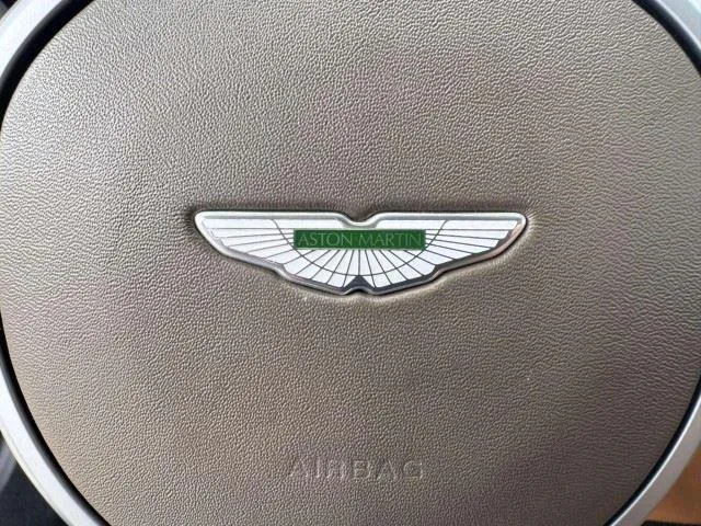 Aston Martin Vantage photo 29