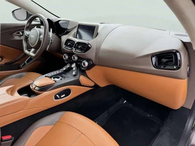 Aston Martin Vantage photo 40