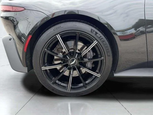 Aston Martin Vantage photo 48