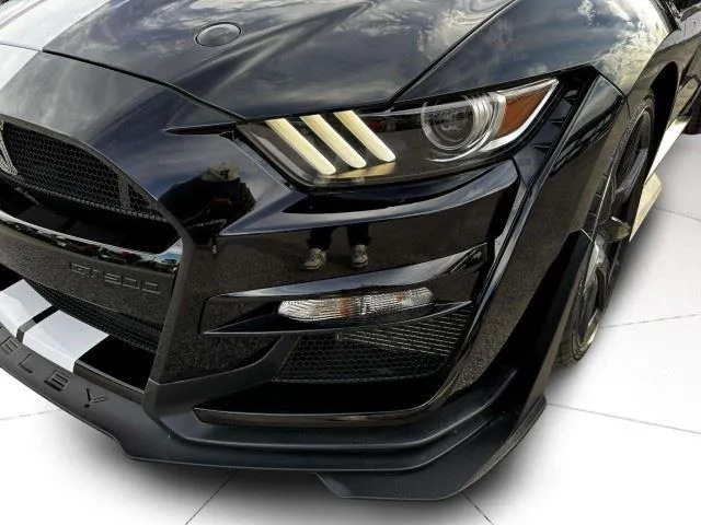 Ford Mustang photo 14