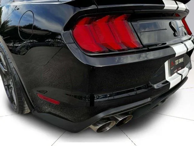 Ford Mustang photo 18