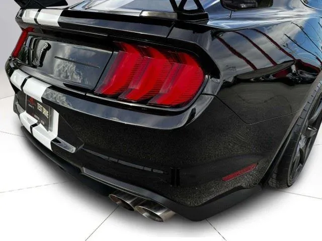 Ford Mustang photo 19
