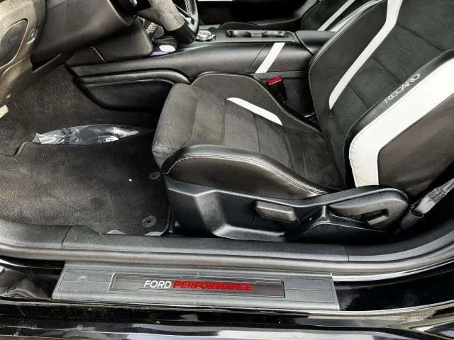 Ford Mustang photo 23